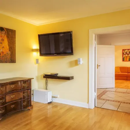 J1 Idyllisches Mit Seeblick Jülchendorf