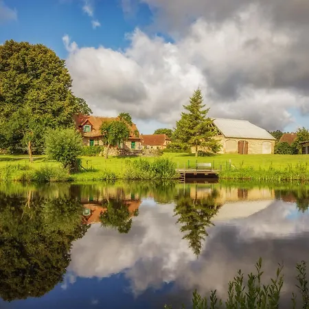 J1 Idyllisches Mit Seeblick