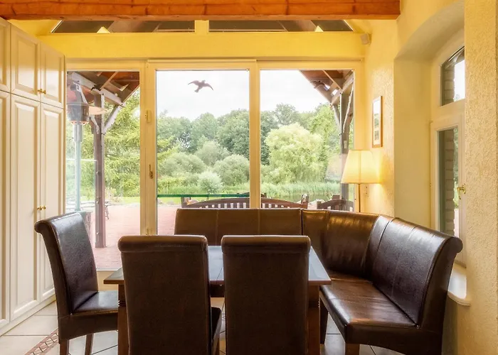 Ferienhaus J1 Idyllisches Mit Seeblick Julchendorf