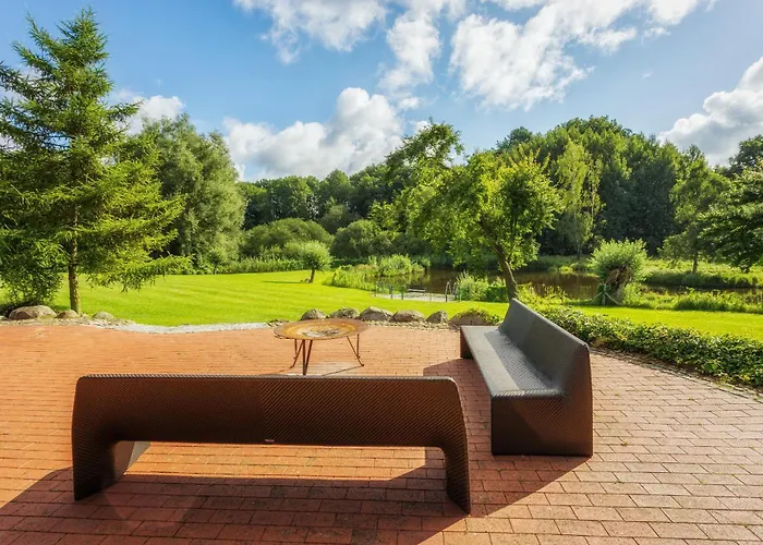 J1 Idyllisches Mit Seeblick Julchendorf